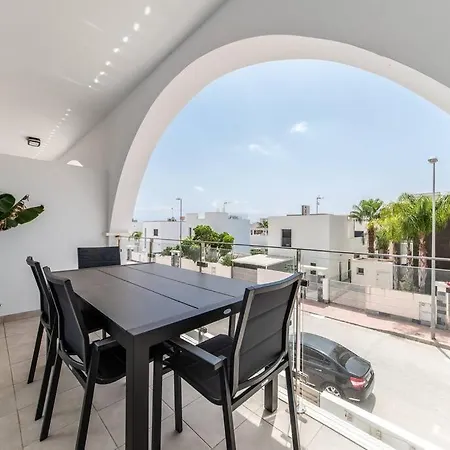 Apartment Casa Marietha With Swimming Pool And Roof Terrace *